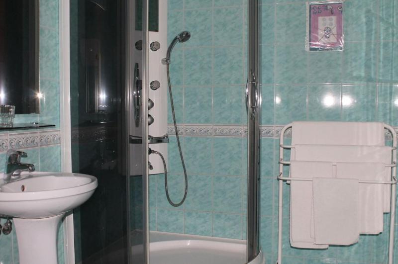 Europe Guesthouse Нарва Екстер'єр фото