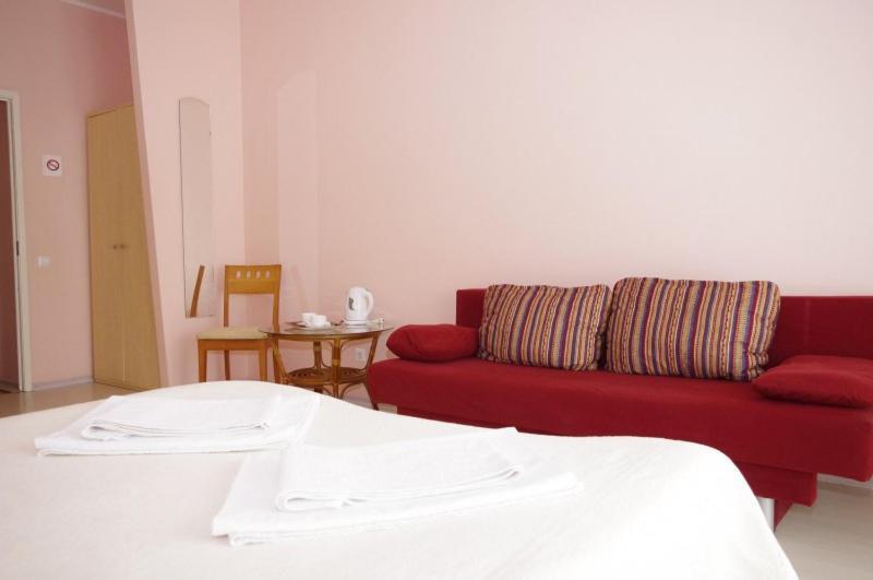 Europe Guesthouse Нарва Екстер'єр фото