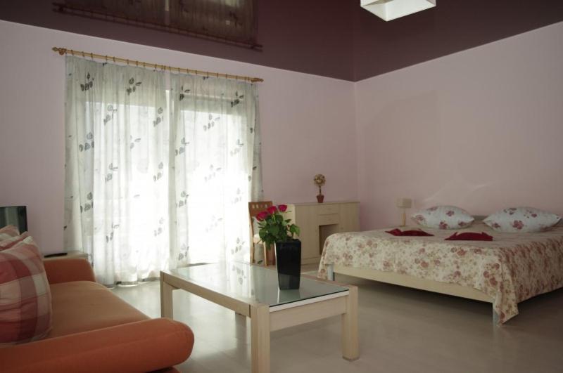 Europe Guesthouse Нарва Екстер'єр фото